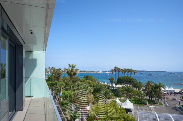 Location appartement Cannes Lions 2023 J -138 - Balcony - First Croisette 602